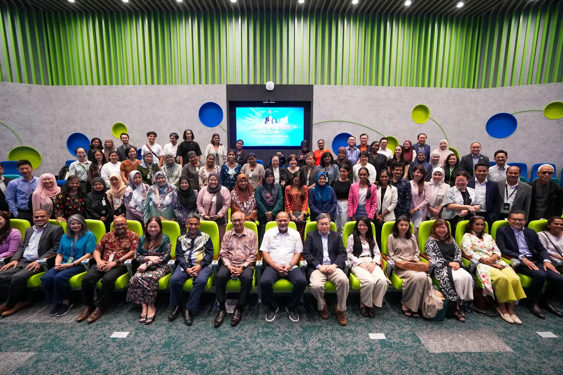 Program EmpowerHER Digital 